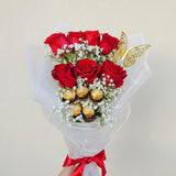 Buquê luxuoso com rosas e Ferrero Rocher.